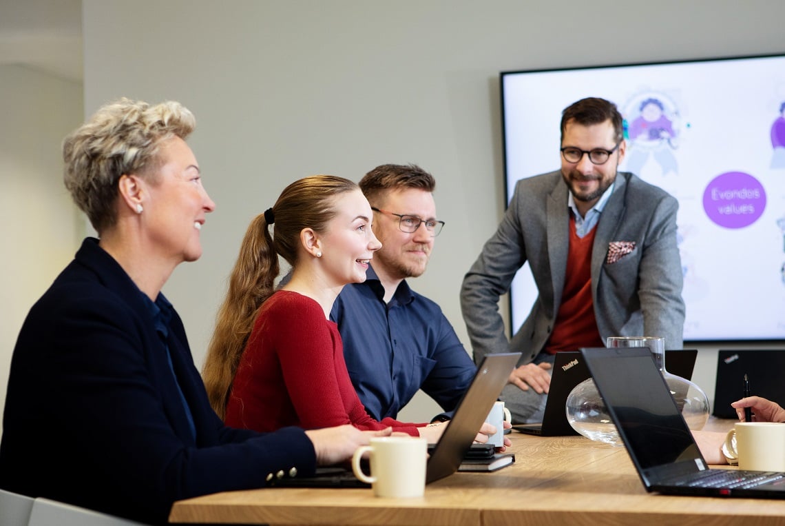 Evondos-people-meetingroom